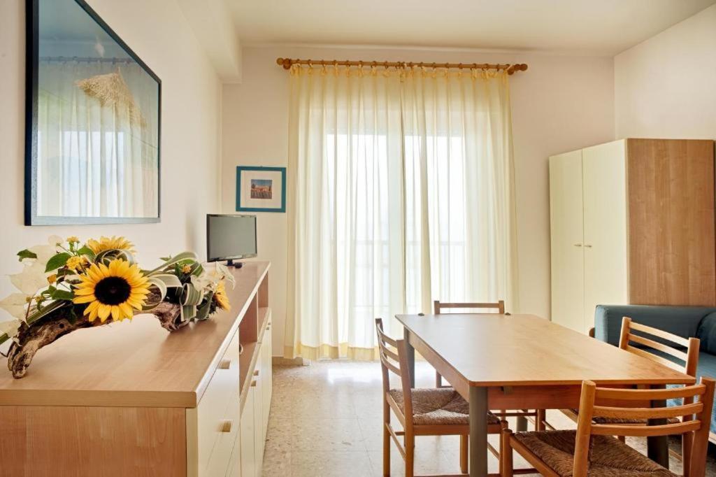 Tourist Residence San Benedetto del Tronto Eksteriør bilde